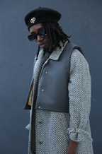 Gilet Charlie Gris de luxe oversize marque française france homme femme classique mixte unisexe de qualité bio haute couture prêt-à-porter streetwear vêtement textile de qualité épais sans manches avec pochette rembourré.