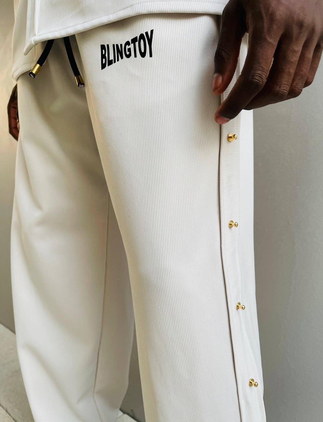 Pantalon Galion White Cream blanc de luxe oversize marque française france homme femme classique mixte unisexe de qualité bio haute couture prêt-à-porter streetwear vêtement textile de qualité imprimé blingtoy épais.